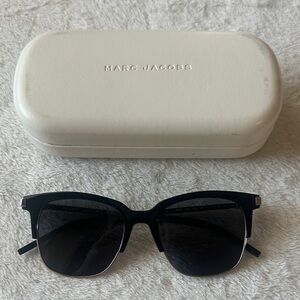Marc Jacobs Black Sunglasses with Cream Case